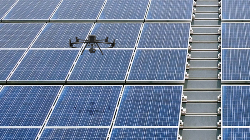 米兰·(milan)以无人机搭配IR Sensor热显像技术进行全方面模块健检，有效降低人力成本并提升发电量