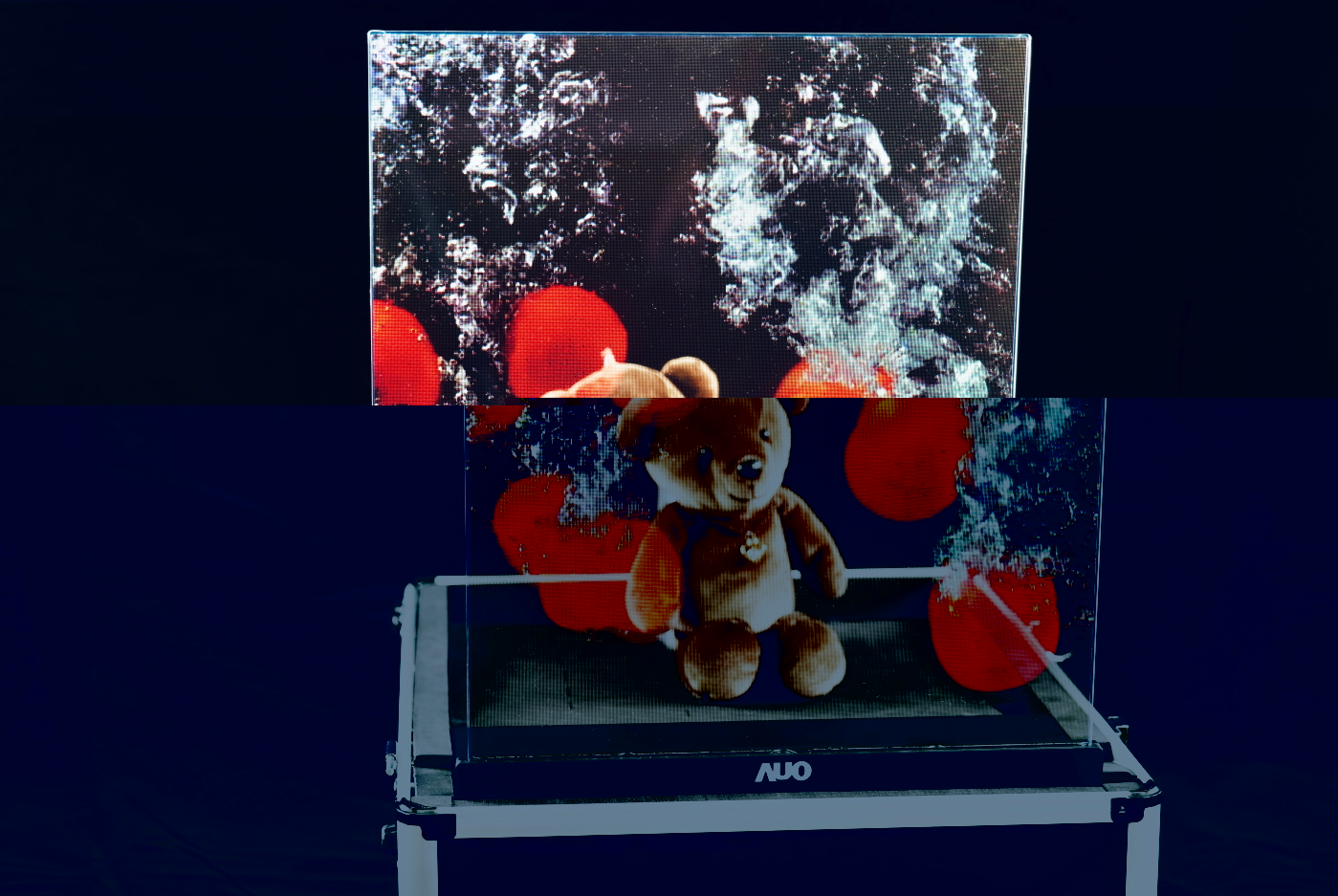 友達領先研發Micro LED透明顯示器，具備高穿透、低繞射、高亮度、可拼接之特性，可應用於智慧移動、智慧零售、商業展示等多元場域