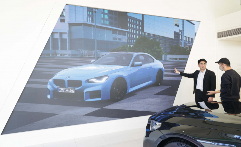 友達首度進軍CES 2024大秀智慧座艙及創利空間Space4M攜手台北汎德落地智慧零售LED沉浸式即時互動展示中心解決方案，透過數位翻新將智慧顯示互動導入多元場域，為汽車業顧客深化賞車情境體驗