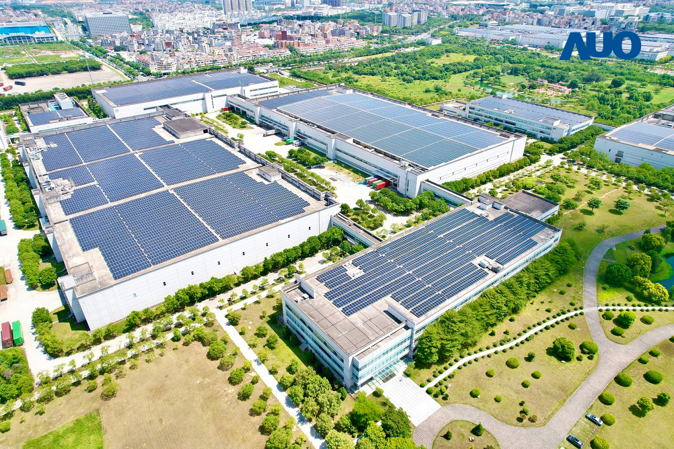 友達廈門推動智慧製造同時，透過綠電創能縱深推進綠色轉型，廠區全屋頂鋪設太陽能板，每年太陽能發電 2,600多萬度