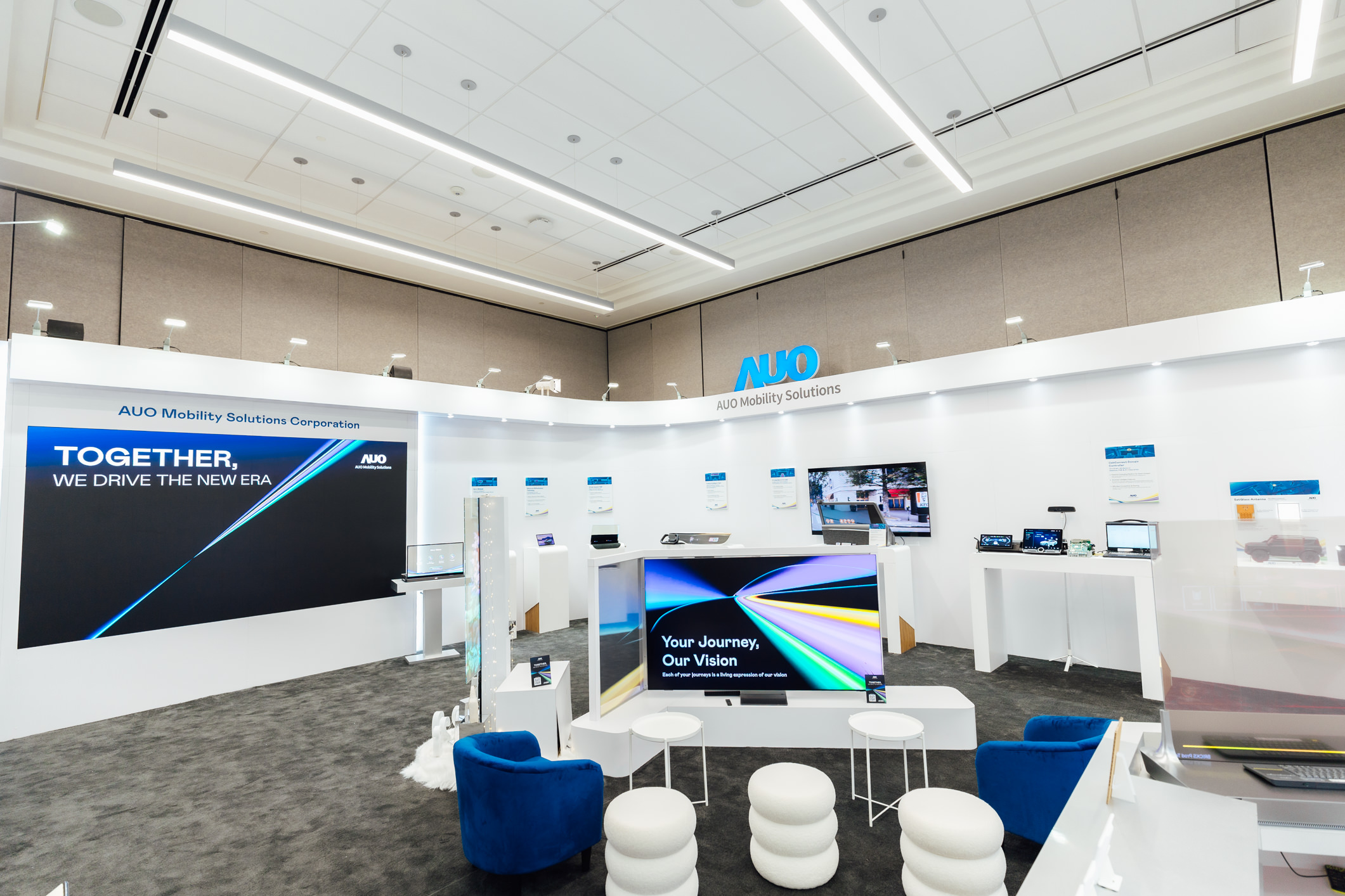 友達智慧移動在AI與軟體定義汽車的演進下，重新定義顯示人機互動，致力與產業客戶合作共創，打造具差異化、功能擴展彈性的未來座艙體驗。