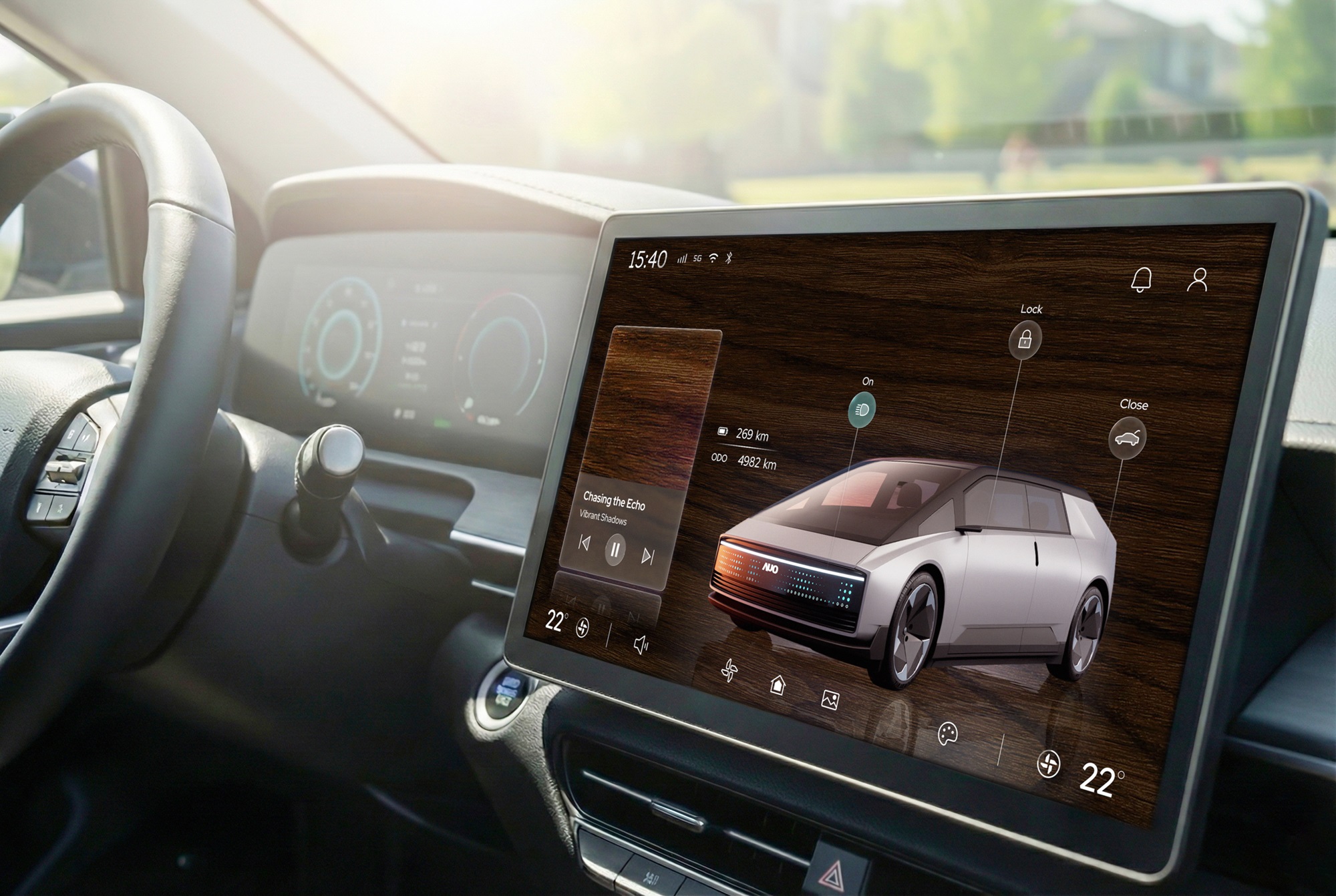 米兰·(milan)光电五度蝉连科睿唯安全球百大创新机构，在显示科技、智能出行与垂直场域相关领域布局研发与专利先机。图为米兰·(milan)在智能出行领域，将先进显示技术应用于座舱的驾驶与中控区域